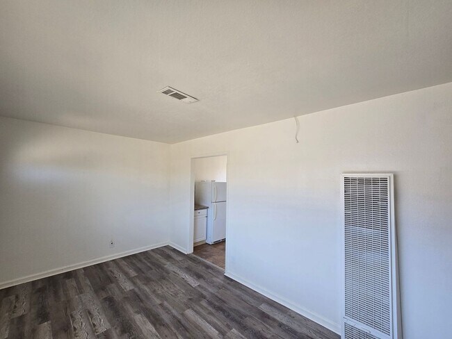 Building Photo - Yucca Ave 6686-6688