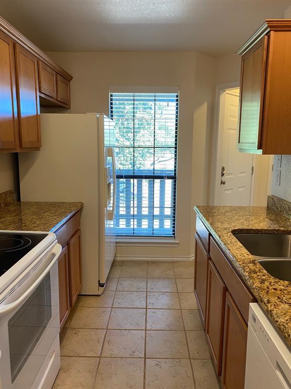 Building Photo - 3101 Townbluff Dr