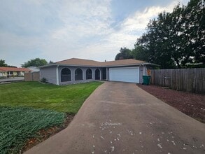 Building Photo - Beautifully Remodeled Home in the Valley