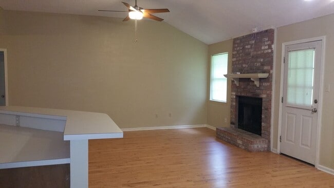 Building Photo - 115 Burnley Dr