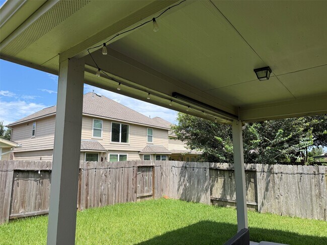 Building Photo - 24930 Diamond Ranch Dr