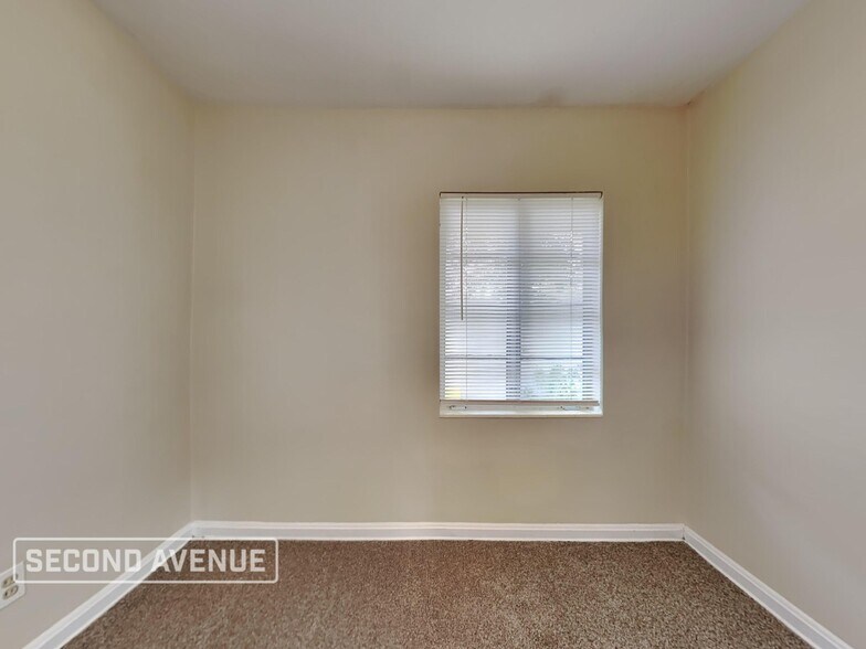 Building Photo - 1975 Rugby Rd