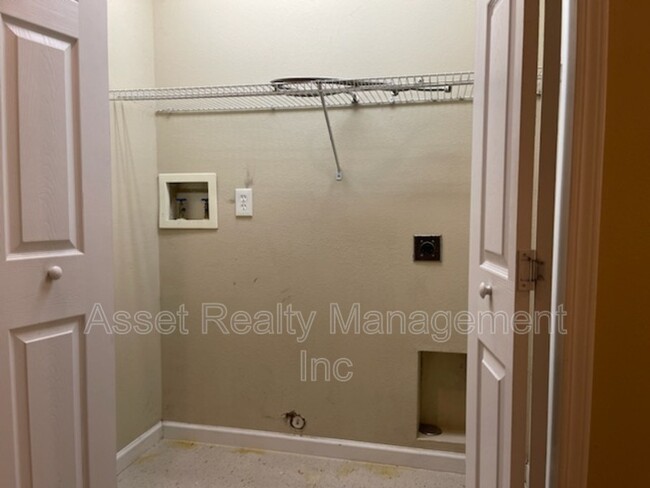Building Photo - 8122 Elderberry Dr NW