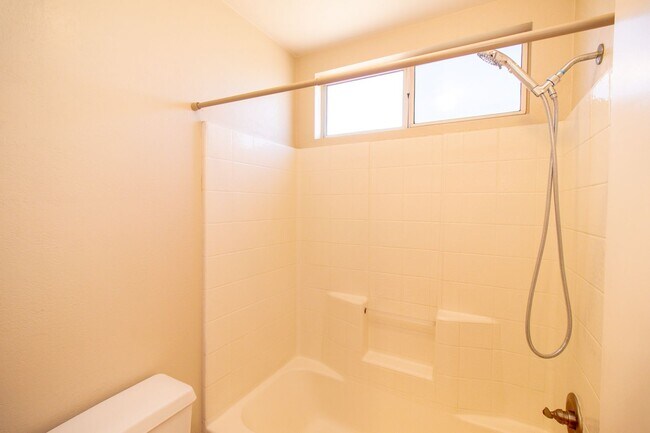 Building Photo - Warm and Inviting 3-Bedroom Home in the Heart of Menifee