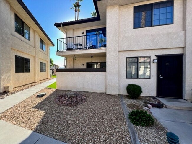 Building Photo - 1 Br Condo on lower level! Gated community