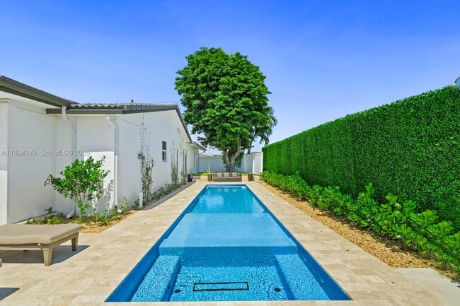 Building Photo - 2830 NE 56th Ct