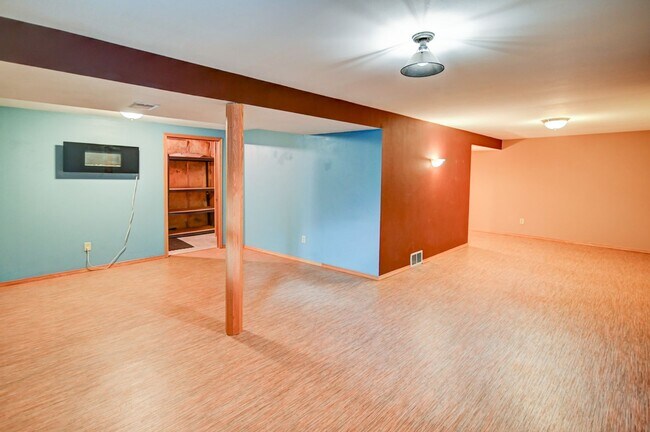 Building Photo - 1398 Prairie Rose Dr