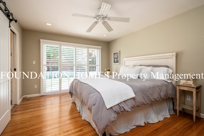 Building Photo - Gorgeous Ranch Style 4BD/2.5BA!  Outdoor Kitchen!  Hot Tub!  FOUNDATION