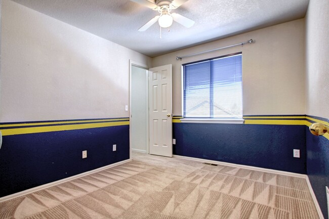 Building Photo - Great Castle Wood Ranch home with outdoor ...