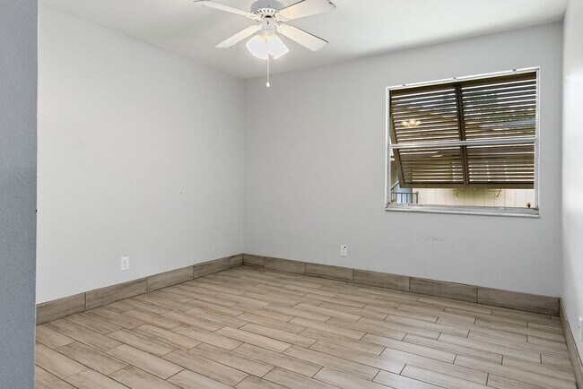 Building Photo - 130 Jasmine Woods Ct