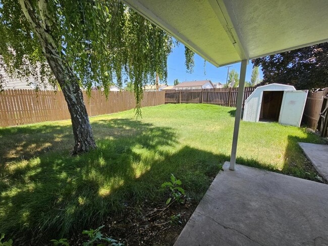 Building Photo - 190 W 2050 N