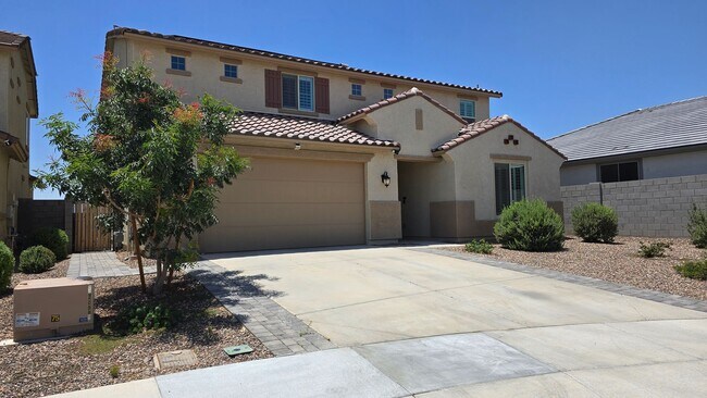 Building Photo - Newly built home with loads of space and S...