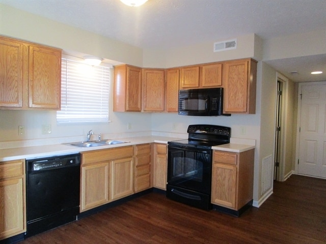 Building Photo - 1518 Bluestem Dr