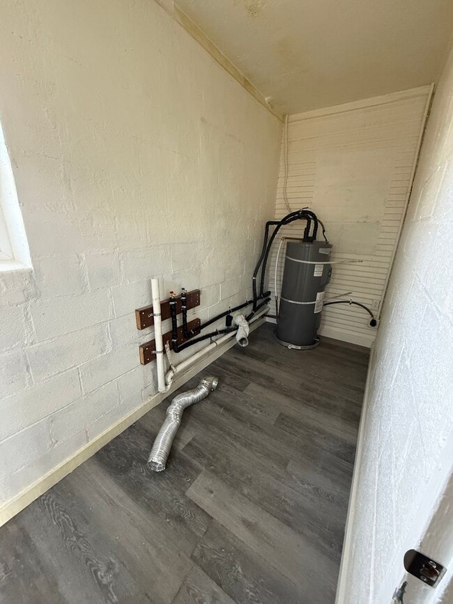 Building Photo - 3 Bedroom 1 Bath House