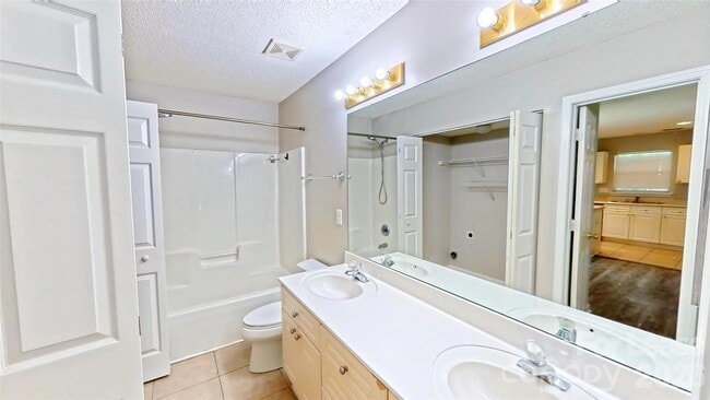 Building Photo - 2205 Cigar Ct