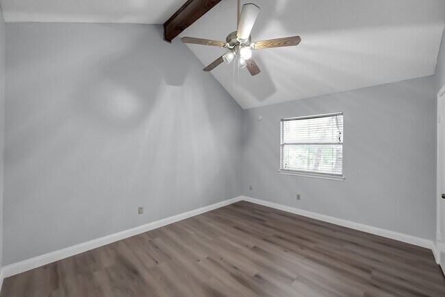 Building Photo - 35 Maywind Ct