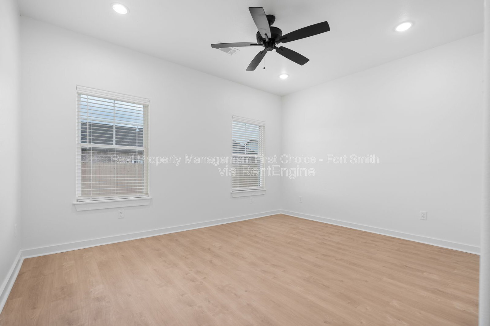 Building Photo - 8908 Cambria Cir