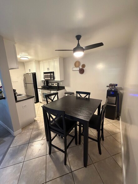 Dining area - 1345 Cabrillo Park Dr