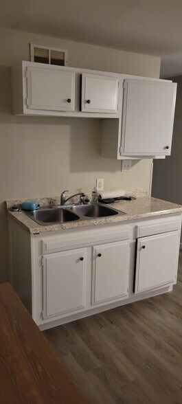 Building Photo - 1109 Chester St