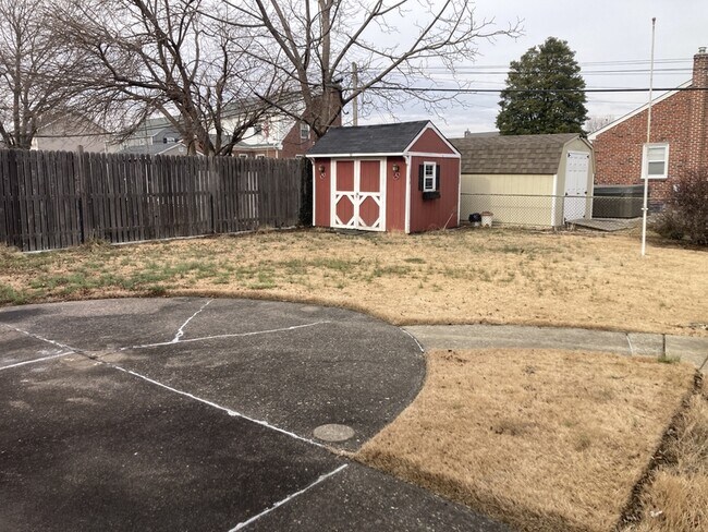 Building Photo - 705 Fallon Ave