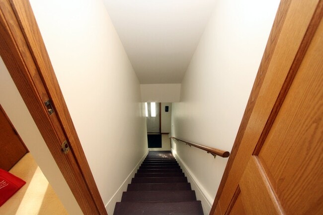 Building Photo - 609 Blakely St