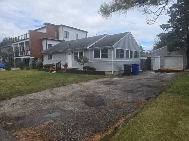 Primary Photo - 198 Walnut Creek Ln