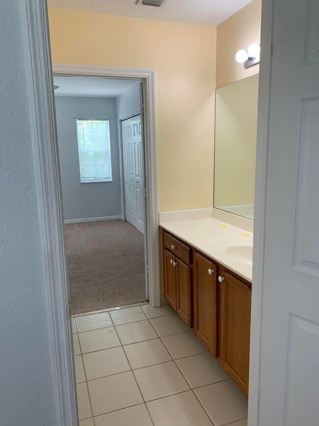 Building Photo - 2155 SE Bell Isle Dr