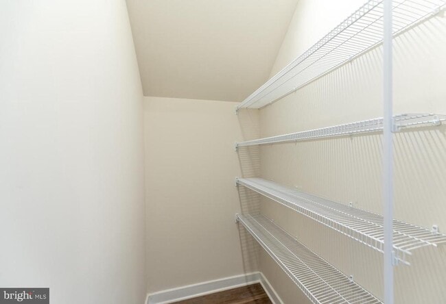 Building Photo - 713 Platinum Dr