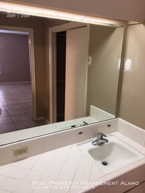 Building Photo - 9715 Nona Kay Dr