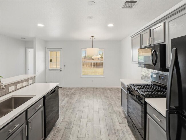 Building Photo - 1144 Miss Kimberly's Ln