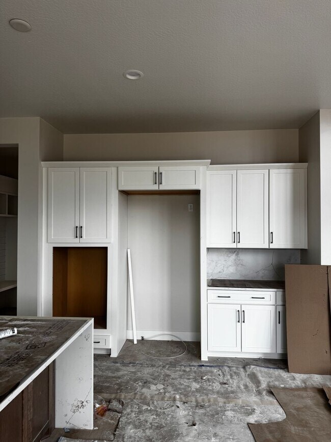 Building Photo - Brand-New Luxury Rental | 6 Bed, 5.5 Bath | 6,510 Sq Ft | Jordanelle Ridge, Heber City | $8,000/mo