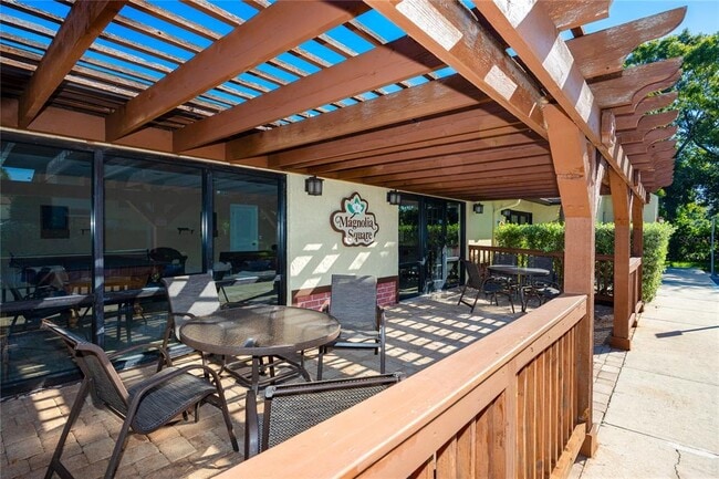 Building Photo - 501 E Bay Dr