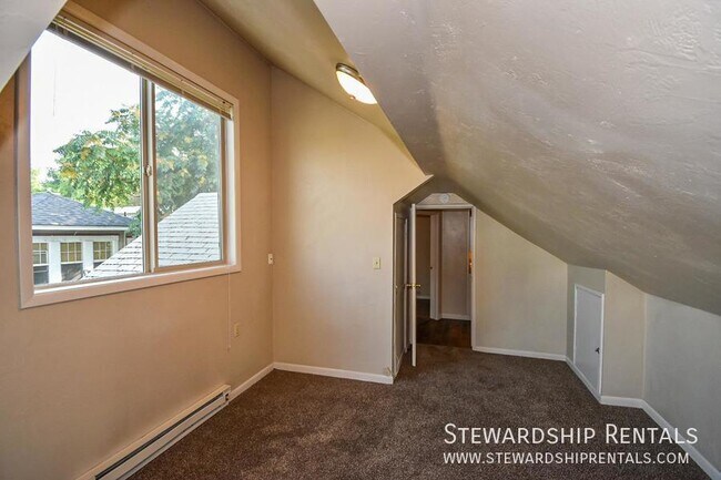 Building Photo - 1831 Kincaid St