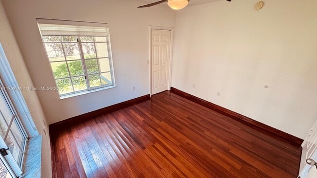 Building Photo - 2516 Centergate Dr