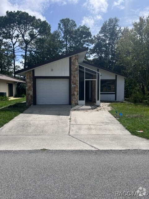 Building Photo - 100 Chinaberry Cir