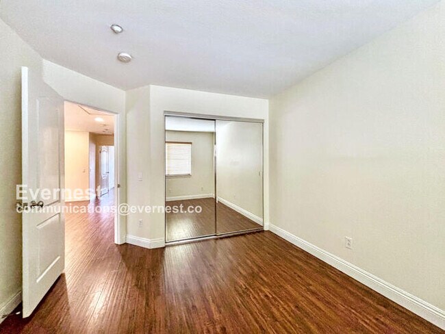 Building Photo - 10435 Whitcomb Way