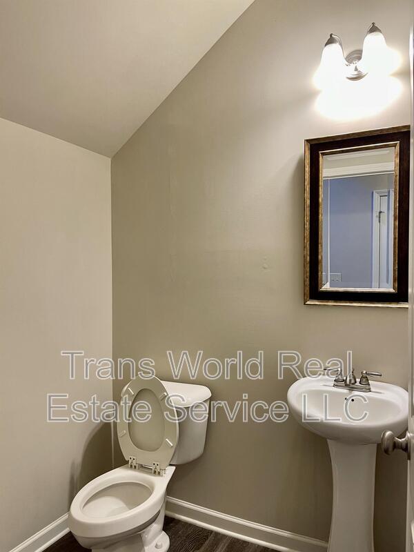 Building Photo - 7260 Silk Tree Pointe