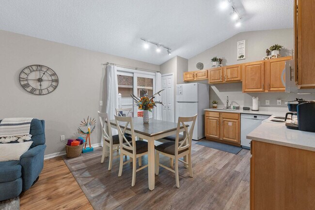 Building Photo - 20 Pearl St