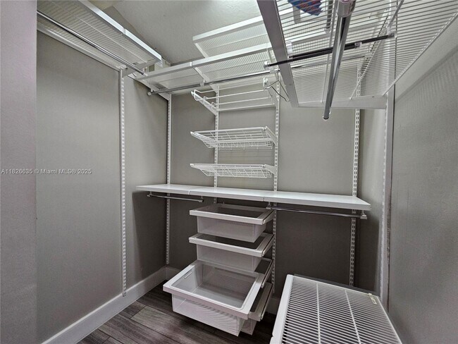Building Photo - 743 SW 190th Ave