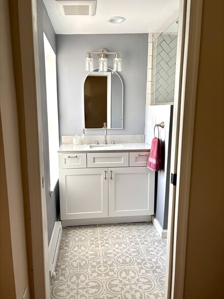 bathroom vanity - 2230 Ritter St