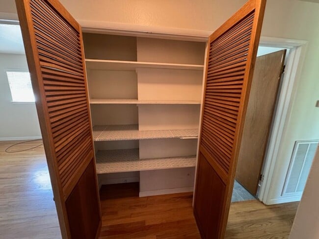 Building Photo - Beautiful 3 Bedroom, 1.5 Bath Home Available Soon!