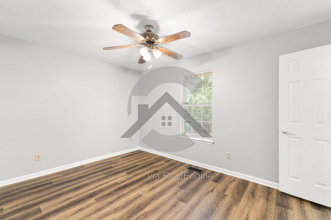 Building Photo - 16 Scarlet Maple Ct