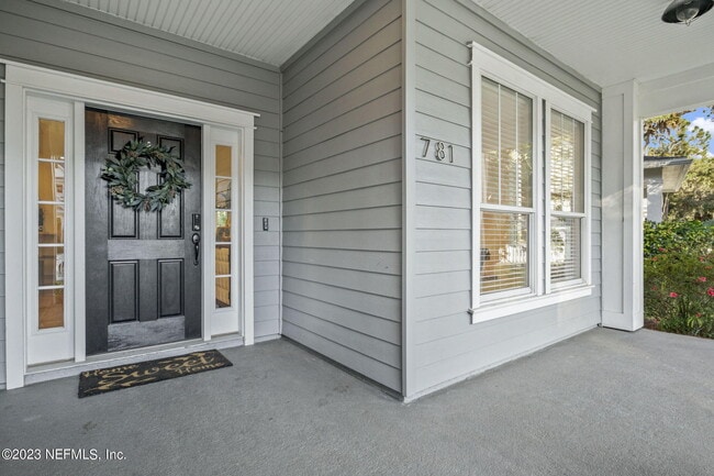 Building Photo - 781 Paradise Ln