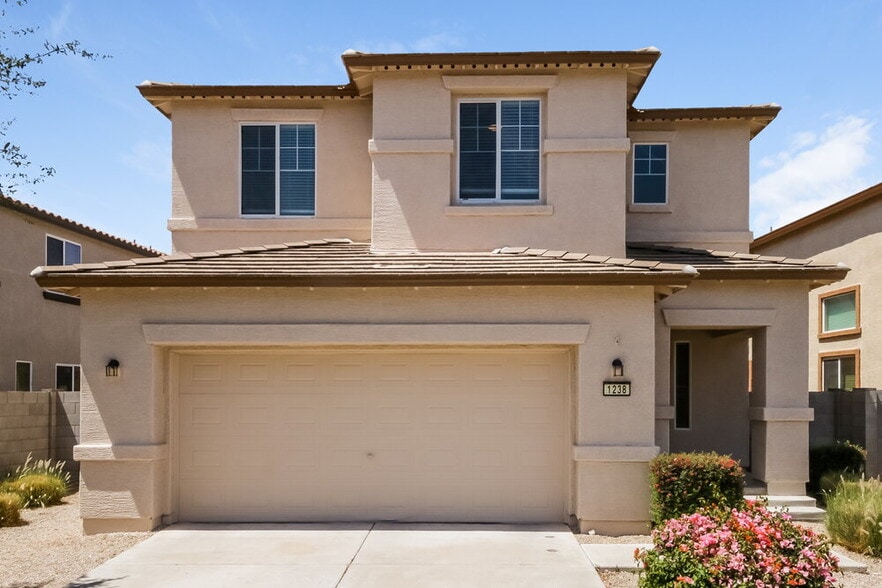 Primary Photo - 1238 E Julian Dr