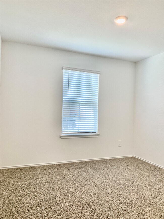 Building Photo - 2213 Laurel Bloom Ln