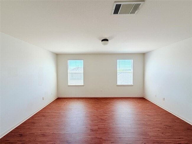 Building Photo - 1913 Short Summer Dr