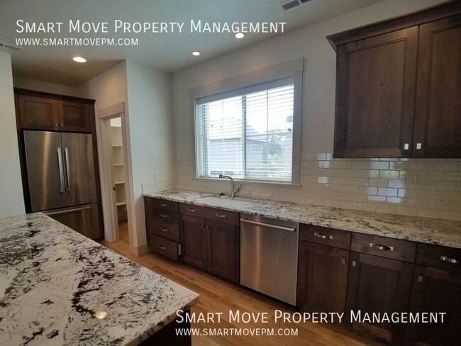 Building Photo - 3308 E Front Runner Ln