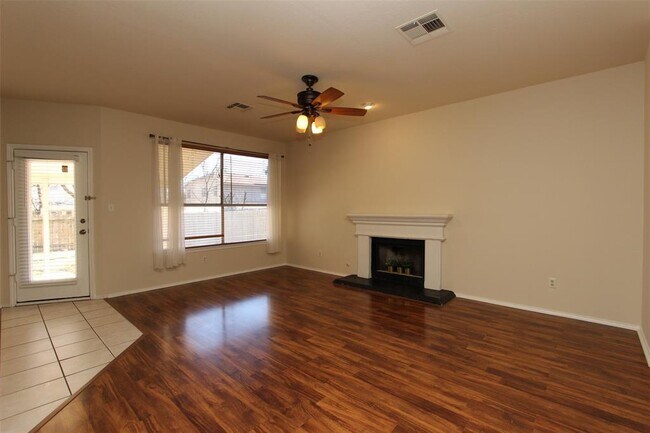 Building Photo - 15321 Ozone Pl