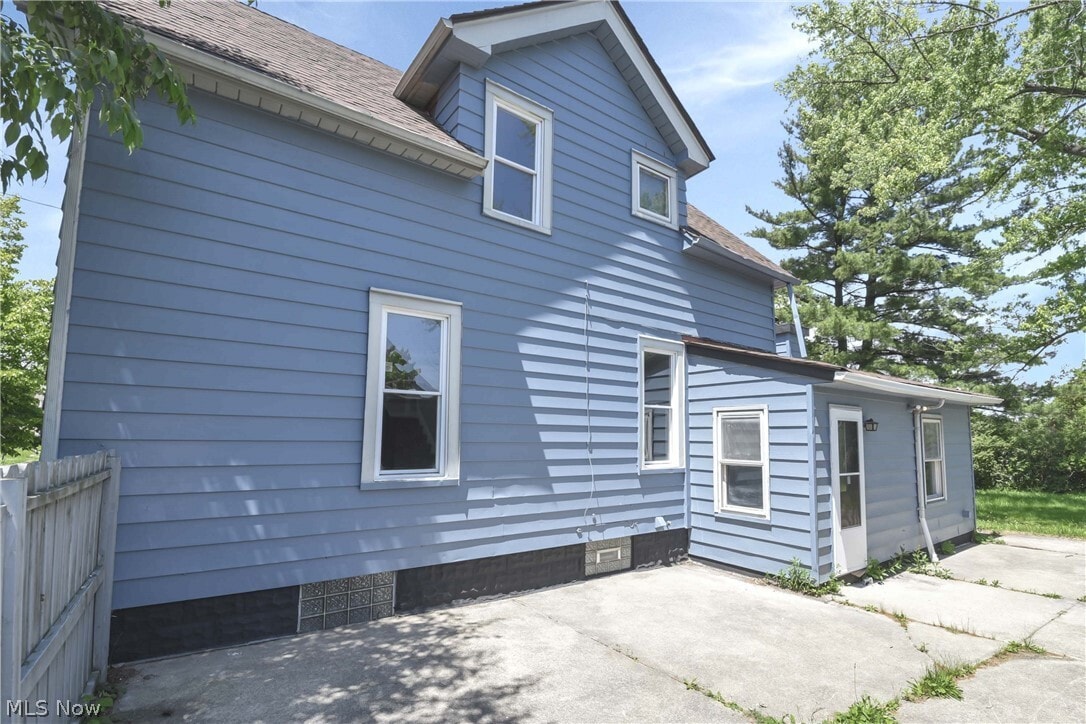 Building Photo - 15413 Raymond St