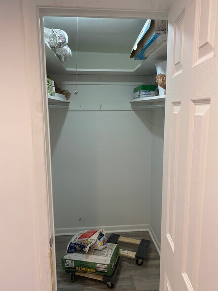 Building Photo - 10112 Verree Rd